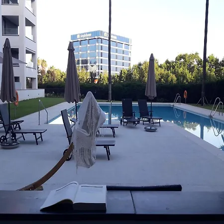 Lovely In With Shared Pool Apartamento